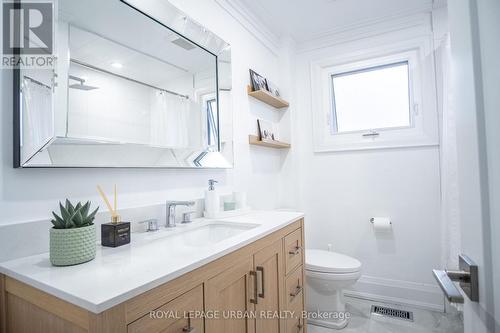 434 Westmount Avenue, Toronto, ON - Indoor Photo Showing Bathroom
