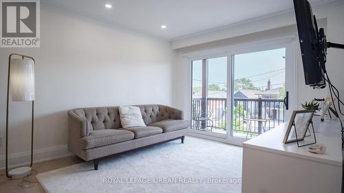 434 Westmount Avenue, Toronto, ON - Indoor Photo Showing Living Room