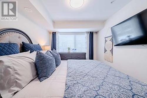 302 - 1711 Pure Springs Boulevard E, Pickering, ON - Indoor Photo Showing Bedroom