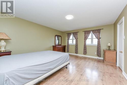 1153 Ogden Avenue, Mississauga, ON - Indoor Photo Showing Bedroom