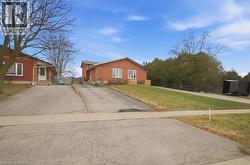 7 FOREST Drive Paris, ON N3L 3L2