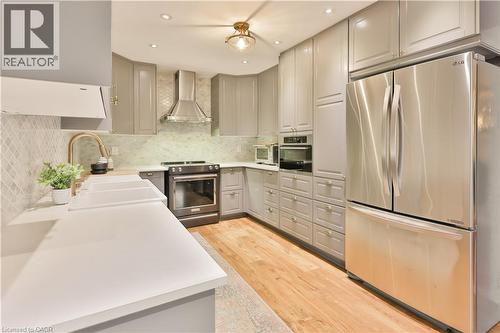 431 Naomi Crescent, Mississauga, ON - Indoor Photo Showing Kitchen With Upgraded Kitchen
