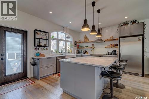 6224 8Th Avenue, Regina, SK - Indoor Photo Showing Kitchen With Stainless Steel Kitchen With Upgraded Kitchen