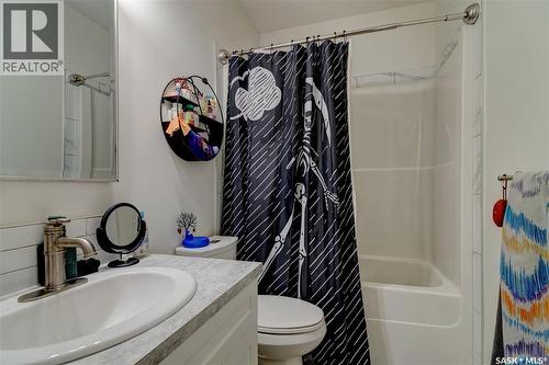 6224 8Th Avenue, Regina, SK - Indoor Photo Showing Bathroom