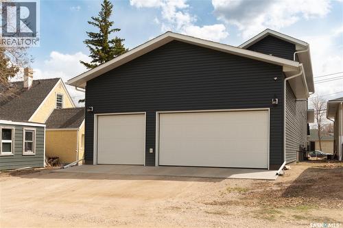 6224 8Th Avenue, Regina, SK - Outdoor With Exterior