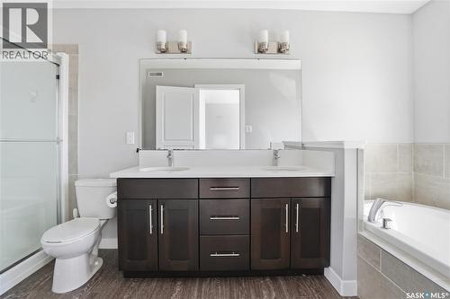 4810 Green Brooks Way E, Regina, SK - Indoor Photo Showing Bathroom