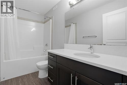 4810 Green Brooks Way E, Regina, SK - Indoor Photo Showing Bathroom