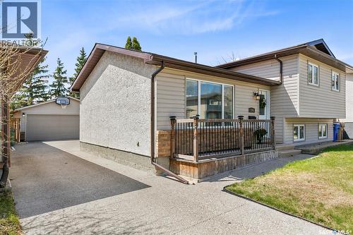 1206 Flexman Crescent N, Regina, SK - Outdoor With Deck Patio Veranda