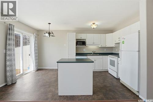 35 110 Keevil Crescent, Saskatoon, SK - Indoor Photo Showing Kitchen