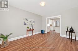 Spacious living room - 