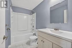 Main bath upstairs - 