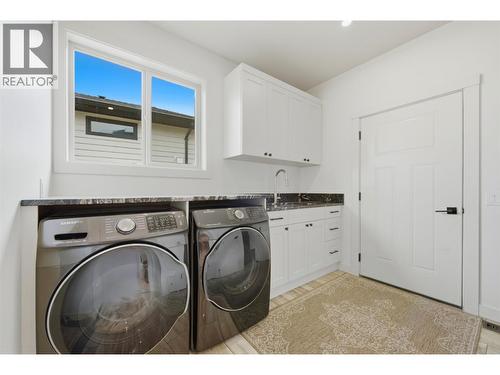 2200 Cortina Drive, Kelowna, BC - Indoor Photo Showing Laundry Room