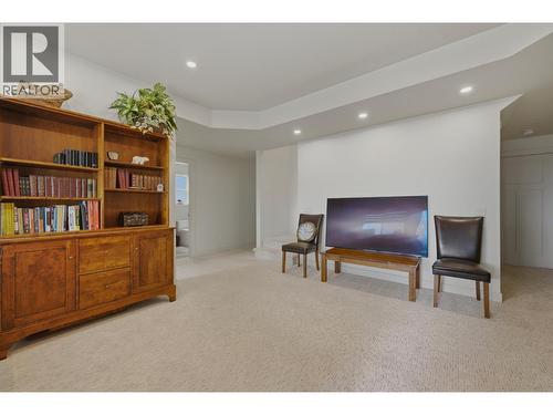 2200 Cortina Drive, Kelowna, BC - Indoor