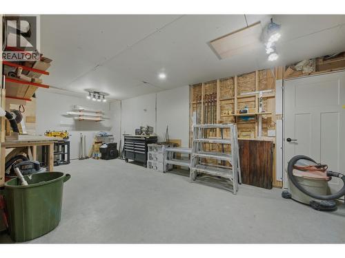 2200 Cortina Drive, Kelowna, BC - Indoor