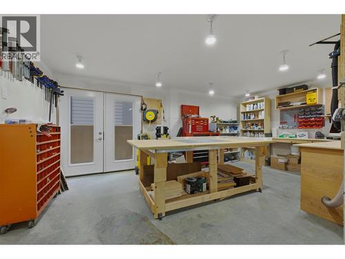 2200 Cortina Drive, Kelowna, BC - Indoor