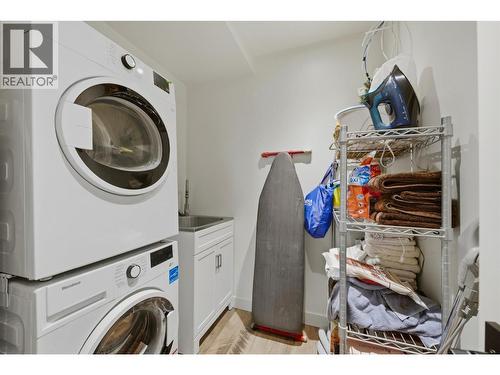 2200 Cortina Drive, Kelowna, BC - Indoor Photo Showing Laundry Room