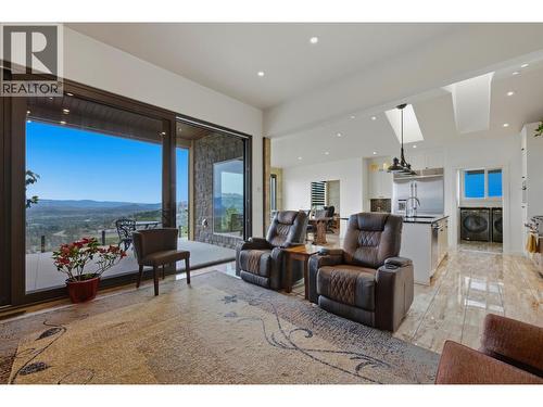 2200 Cortina Drive, Kelowna, BC - Indoor Photo Showing Other Room