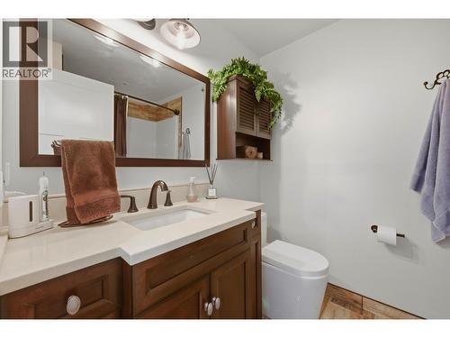 2200 Cortina Drive, Kelowna, BC - Indoor Photo Showing Bathroom