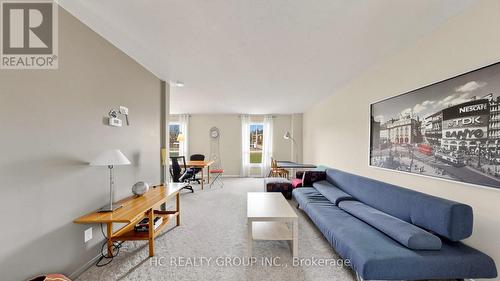 1 - 433 Keats Way, Waterloo, ON - Indoor