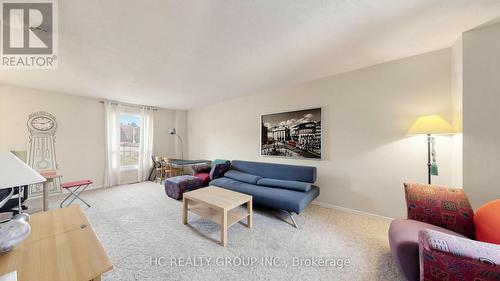 1 - 433 Keats Way, Waterloo, ON - Indoor Photo Showing Living Room