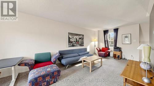 1 - 433 Keats Way, Waterloo, ON - Indoor Photo Showing Living Room
