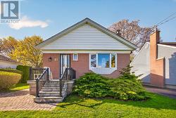 9 MARTINDALE ROAD Toronto, ON M1M 2B6