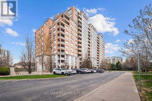501 - 29 NORTHERN HTS DRIVE  Richmond Hill, ON L4B 4L8