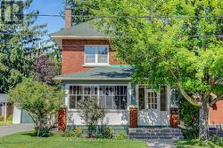77 HELENA STREET  Ottawa, ON K1Y 3M9