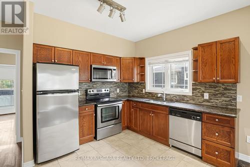 106 - 6045 Dunn Street, Niagara Falls (Dorchester), ON - Indoor Photo Showing Kitchen