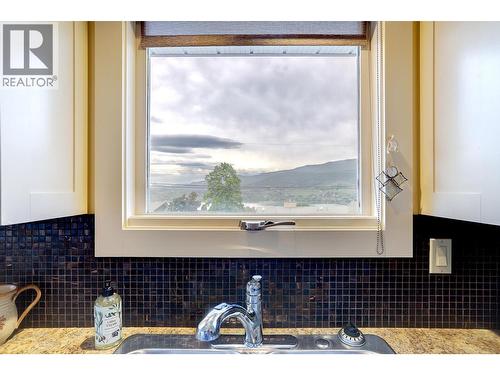 8308 Kalview Drive, Coldstream, BC - Indoor