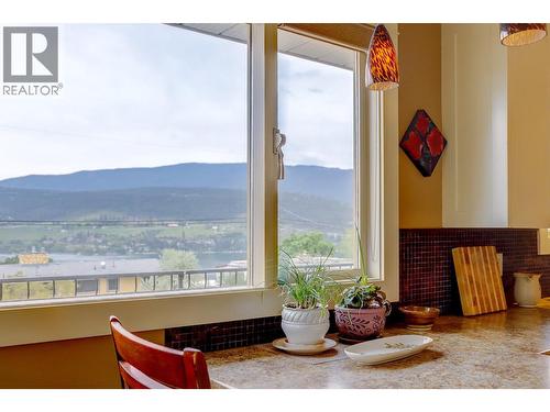 8308 Kalview Drive, Coldstream, BC - Indoor Photo Showing Other Room