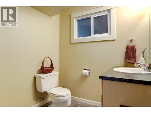 8308 Kalview Drive, Coldstream, BC - Indoor Photo Showing Bathroom