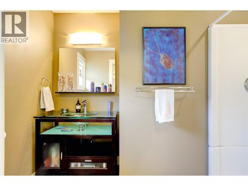8308 Kalview Drive, Coldstream, BC - Indoor