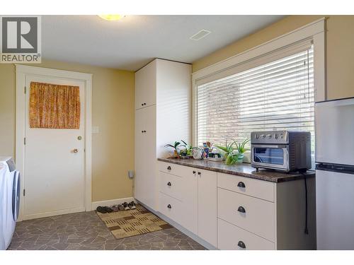 8308 Kalview Drive, Coldstream, BC - Indoor
