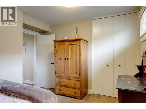 8308 Kalview Drive, Coldstream, BC - Indoor Photo Showing Bedroom