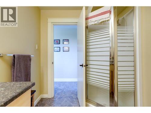 8308 Kalview Drive, Coldstream, BC - Indoor