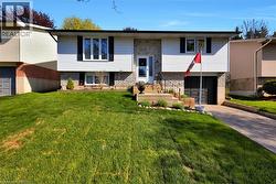 16 SANDLEWOOD Avenue Brantford, ON N3V 1C6