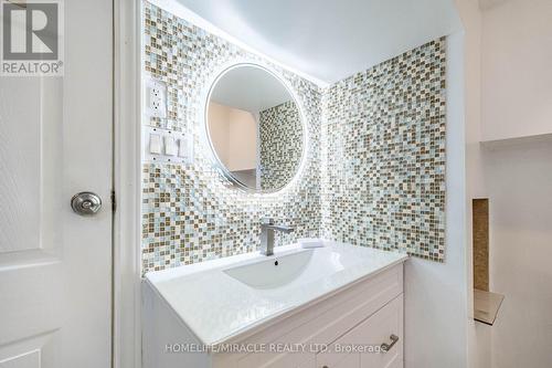 794 Stone Church Road E, Hamilton, ON - Indoor Photo Showing Bathroom