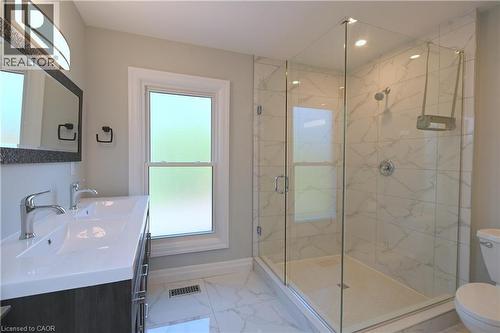 175 Forest Avenue, Hamilton, ON - Indoor Photo Showing Bathroom