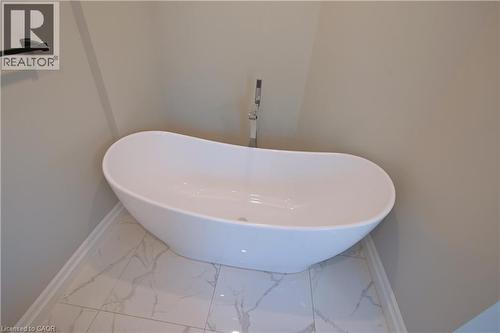 175 Forest Avenue, Hamilton, ON - Indoor Photo Showing Bathroom