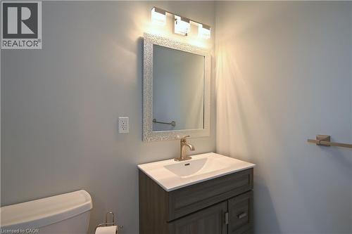 175 Forest Avenue, Hamilton, ON - Indoor Photo Showing Bathroom