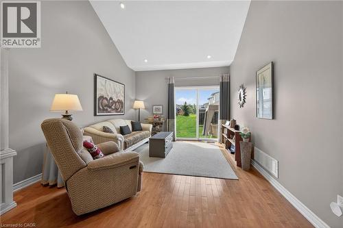 53 Hallmark Trail, Hamilton, ON - Indoor Photo Showing Living Room