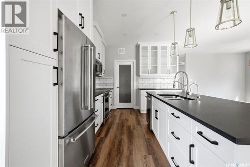 2100 Queen Street, Regina, SK - Indoor Photo Showing Kitchen With Stainless Steel Kitchen With Double Sink With Upgraded Kitchen