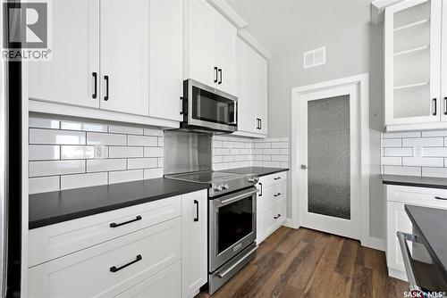 2100 Queen Street, Regina, SK - Indoor Photo Showing Kitchen With Stainless Steel Kitchen With Upgraded Kitchen
