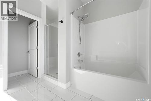 2100 Queen Street, Regina, SK - Indoor Photo Showing Bathroom