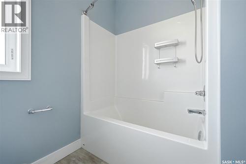 2100 Queen Street, Regina, SK - Indoor Photo Showing Bathroom