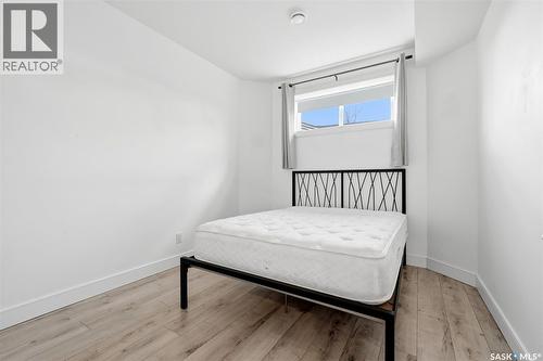 2100 Queen Street, Regina, SK - Indoor Photo Showing Bedroom