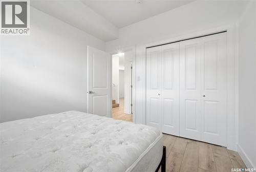 2100 Queen Street, Regina, SK - Indoor Photo Showing Bedroom