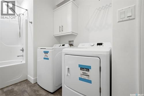 2100 Queen Street, Regina, SK - Indoor Photo Showing Laundry Room