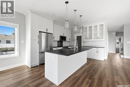 2100 Queen Street, Regina, SK - Indoor Photo Showing Kitchen With Stainless Steel Kitchen With Upgraded Kitchen